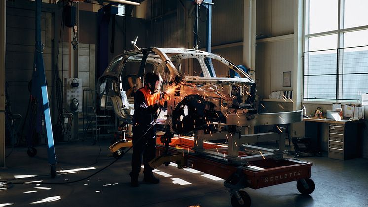 328917_EX90_SOP_Repair_shop.jpg