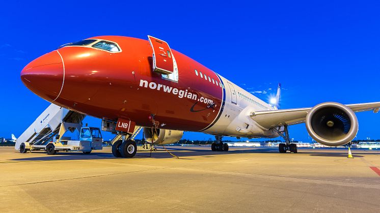 Norwegian Dreamliner Night time