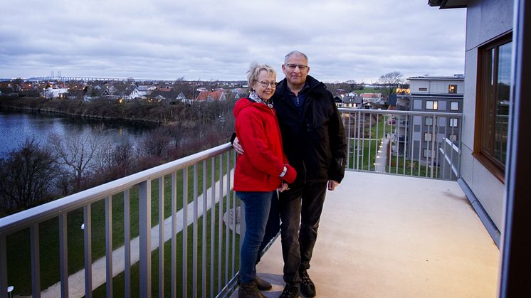 Anna-Karin Wihlborg och Tomas Hansen framför sin nya utsikt.