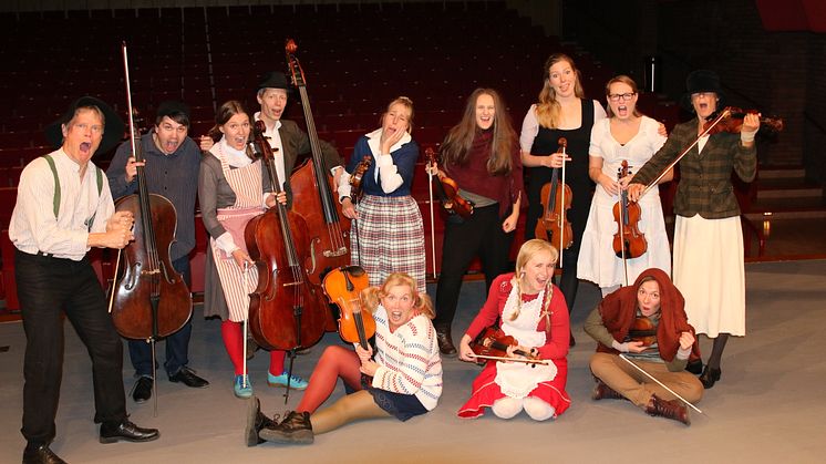 Musiker ur Camerata Nordica låter barn på skolor uppleva Astrid Lindgrens visor.