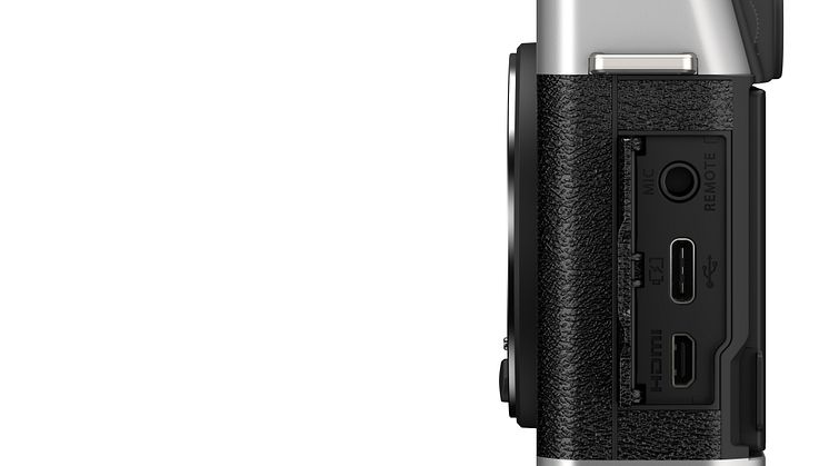 X-E4_sideUSB_open_silver