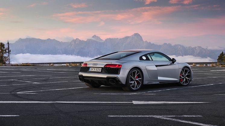 Audi R8 V10 RWD (Florettsølv)