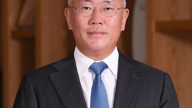Euisun Chung 3.jpg