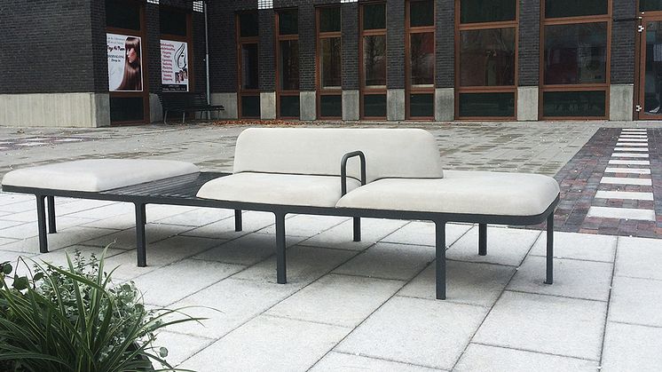 Plymå soffa betong special, Holma torg Malmö