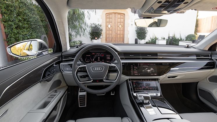 Audi S8 (Navarreblå metallak)