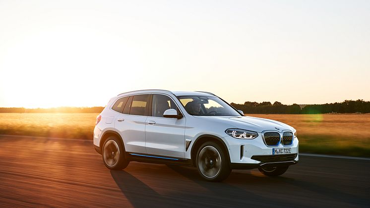 BMW iX3