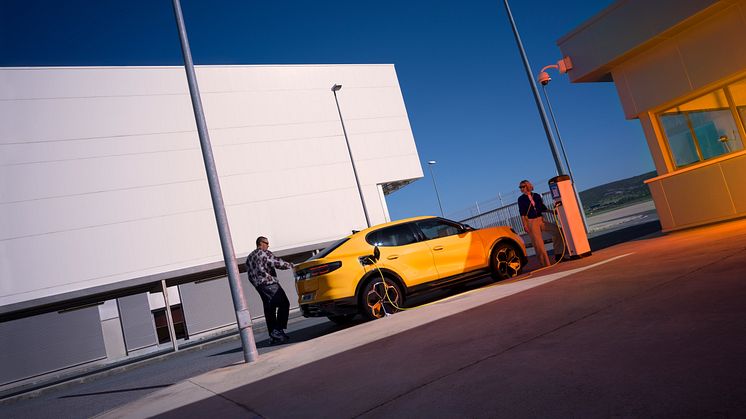 2024Ford_ElectricCapri_28.jpg