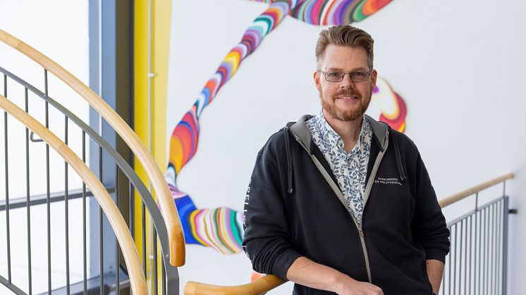 Torbjörn Svensson har forskat kring hur dataspelens funktioner och mervärden kan öka engagemanget för lokala nyhetsmedier.