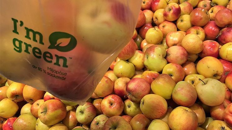 Axfood först - slopar 170 miljoner fruktpåsar av plast