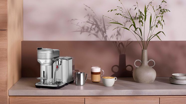 WW_ALL_VL_Vertuo Creatista 2022_Stainless Steel - 2 Recipes_H_no capsule_23-28