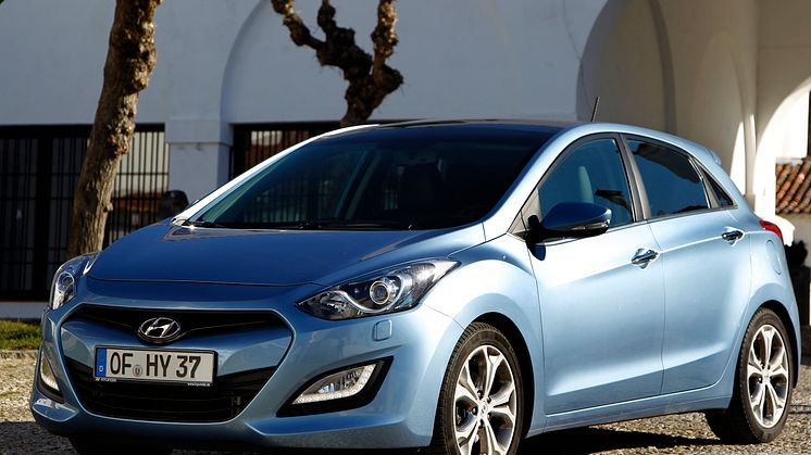 Nya Hyundai i30 5-d på väg till Sverige
