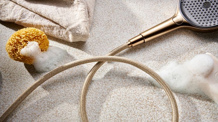 Hvert produkt er et bæredygtigt unikum: hansgrohe Designflex overbeviser ikke blot med sin overflade produceret af genanvendt materiale. Den innovative bruserslange er også et designhøjdepunkt i bruseområdet