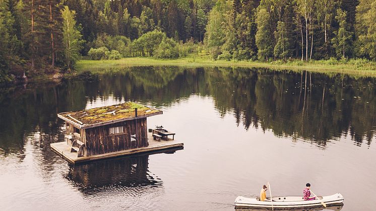 Den flytende hytta på Naturbyn i Värmland. Foto: Ingeborg Lindseth
