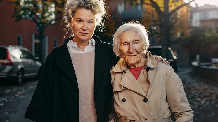 Stina Wirsén och Hédi Fried. Foto: Viktor Gårdsäter/Natur & Kultur