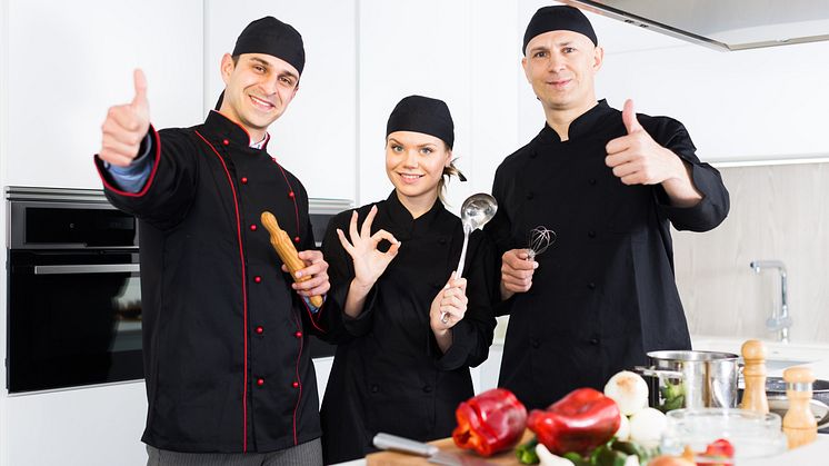 Restaurangchefer vill gärna se mer närproducerade råvaror för att minska klimat- och miljöpåverkan enligt undersökningen från SLU Holding. Bild: Shutterstock