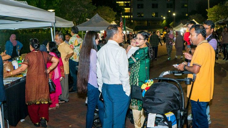 LA families-and-friends-celebrate-together.jpg