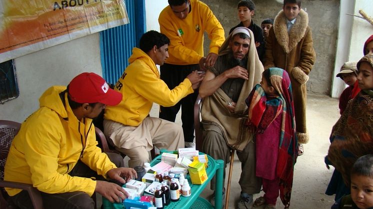 Ger hjälp till  jordbävningsoffren i Pakistan, Khyber Pkhtunkhwa - Provincen