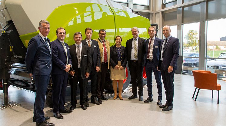 Cathrina Claas-Mühlhäuser tillsammans med Swedish Agro Machinerys produktchefer. 