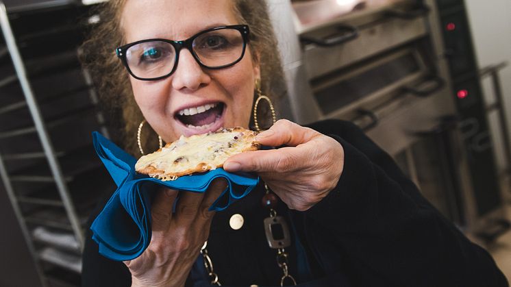 Varm Janssonsknäckemacka