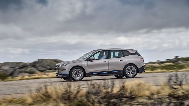 BMW iX