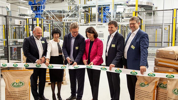 David Boulanger (Arla), Lillie Li Valeur (Arla), Peder Tuborgh (Arla), Daniela Schmitt (Wirtschaftsministerin RP), Jürgen Wolf (Arla), Jan Toft Nørgaard (Arla)(v.l.n.r)