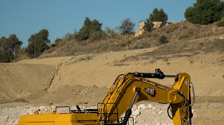 Cat 374 NG.jpg