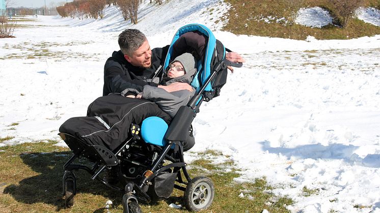 Familienvater läd Kameraden der Oberfrankenkaserne zum Frühstück ein und ruft zum Spenden Für Bärenherz auf