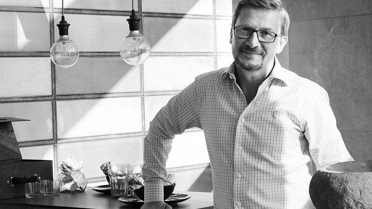 Niklas Estlander är vd på Konradssons Kakel. Här berättar han om hur de jobbar för att hålla hög kvalitet i sina produkter och att miljökrav kan förhindra oseriösa konkurrenter.