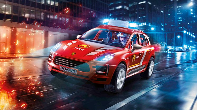 Rettung aus brenzligen Situationen: Einsatz für den Porsche Macan S Feuerwehr von PLAYMOBIL!