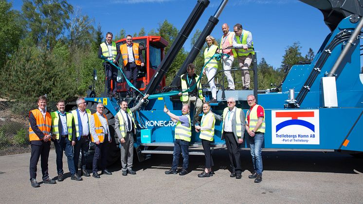 Överlämning av reach stackern på Konecranes Lifttrucks i Markaryd