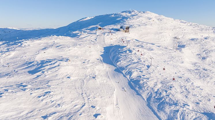 Med ett imponerande snödjup på mellan 60-70 cm i terrängen utökas antalet öppna pister och liftar.