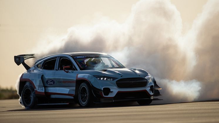 Prototyp Mustang Mach-E 1400 ukazuje, jaký dynamický potenciál má elektrický pohon.