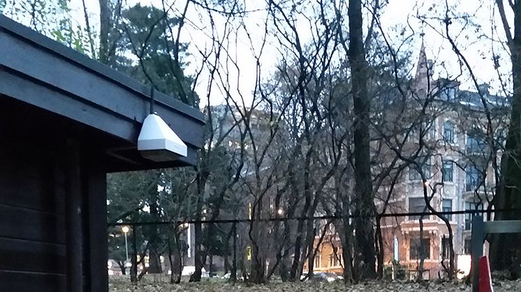 NILU-forskerne installerte 17 rimelige målesensorer av samme type som på bildet i barnehager i Oslo. Disse sensorene er mindre, billigere og enklere å bruke enn tradisjonelt overvåkningsutstyr.