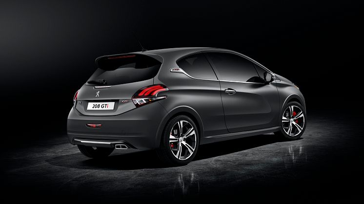 Ny Peugeot 208 klædt i haute couture lak