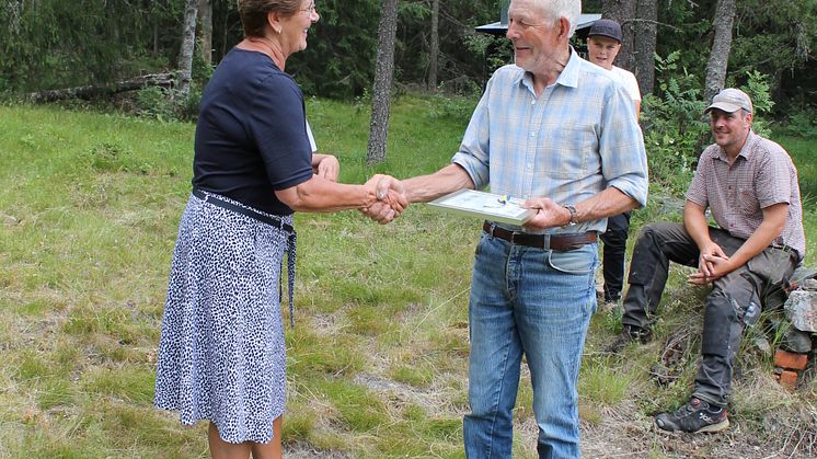 Årets ängsbrukare 2021-Ylva Thörn och Sören Eriksson2-Foto Märta Ohlsson.JPG
