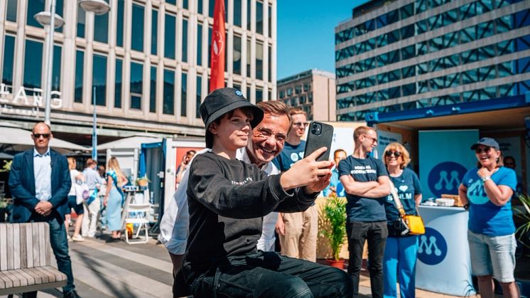 Ulf Kristersson selfie..webp