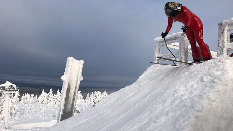 Speedskiåkaren Britta Backlund, Rättviks SLK, i Salla