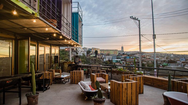 WineBox Valparaiso Chile takterrass