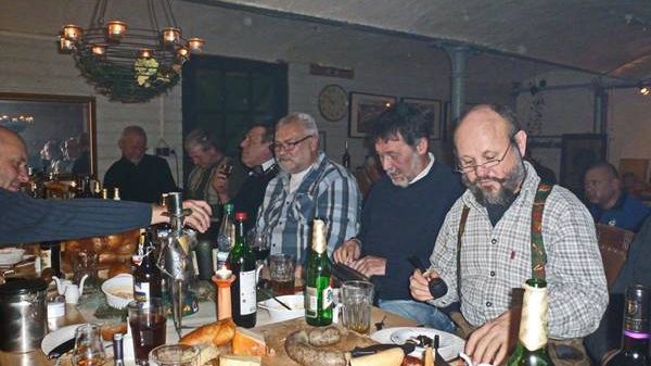 Colditzer Tabakkollegium veranstaltet Auktion zugunsten von Bärenherz
