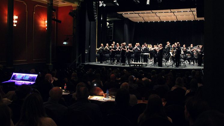 RØST på scenen