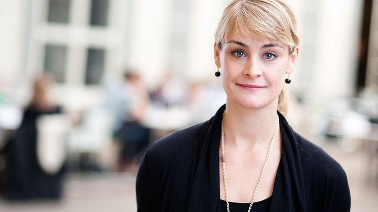 Karina T Liljedal anser att Indivds nya teknologi för inhämtning av anonymiserade kunddata och kundinsikter är mycket värdefull för forskning och utveckling inom reklambranschen. Pressbild: Handelshögskolan