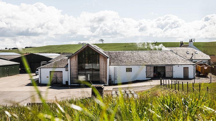 Den 22 maj släpps två spännande nyheter från skotska Lochlea i Systembolagets Beställningssortiment. Lochlea Our Barley, 649 kr. Lochlea Sowing Edition Second Crop, 669 kr.