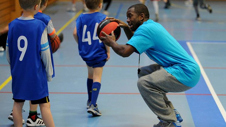 Norges Basketballforbund får 3,25 millioner kroner til å etablere gratis basket-tilbud for barn i SFO-tiden. (Foto: NBBF)