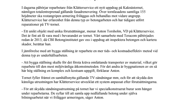 Hantverkare klättrar på Kaknästornet
