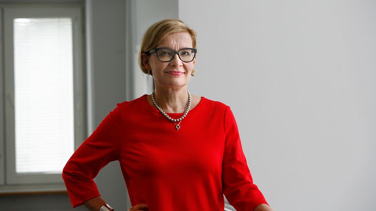 Paula Risikko korostaa kansalaisjärjestöjen roolia ihmisten pärjäämiselle. Kuva: Pirjo Mailammi