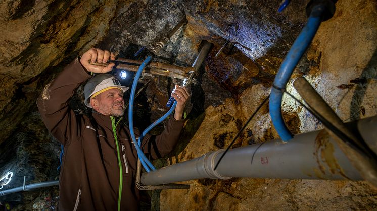 I et forskningsprojekt støttet af Audi Environmental Foundation udvindes ressourcer miljøvenligt og bæredygtigt ved hjælp af membranteknologi under jorden.