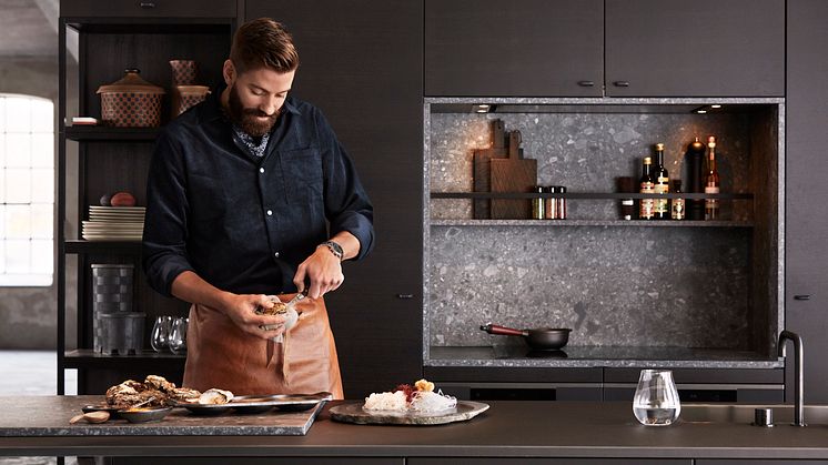 Drømmekjøkkenet S45 Bistro ask brunbeiset/ svart 