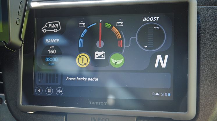 Noe av det som skiller batteridrevne Iveco Daily fra tilsvarende kjøretøy med forbrenningsmotor er det spesielle displayet som viser bruken av strøm og gjenværende rekkevidde.