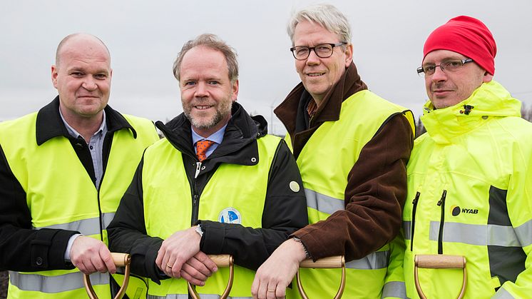 Lindbäcks Bygg tar första spadtaget för en ny fabrik i Piteå