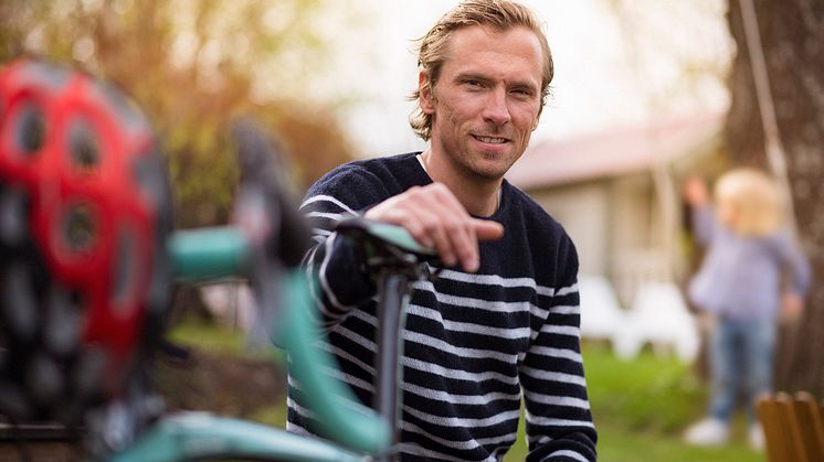 Johan Olsson springer Bellmanstafetten med elitskidåkare